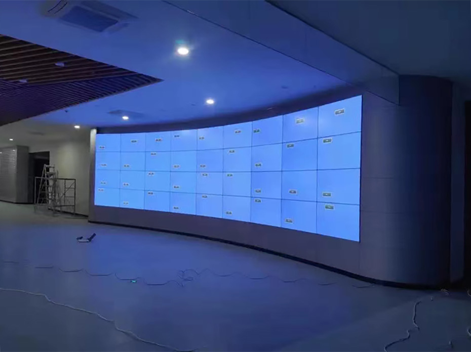 上海液晶拼接屏市场迎来新领军者：Songmin颂敏光电以卓越生产规模与品牌服务领跑行业